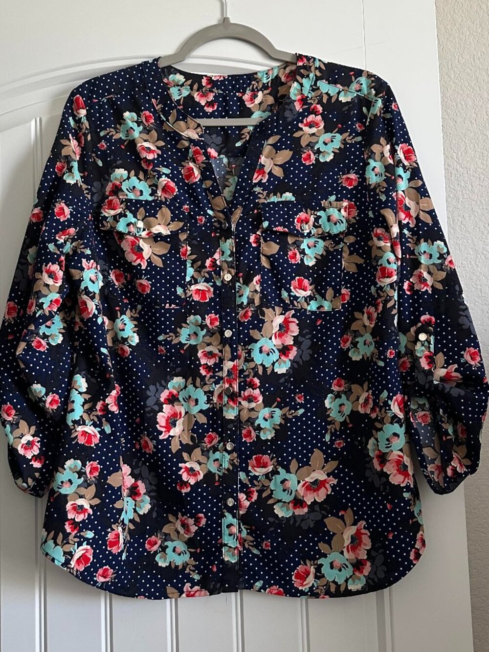 NWOT Button Up Floral Dot Top XL